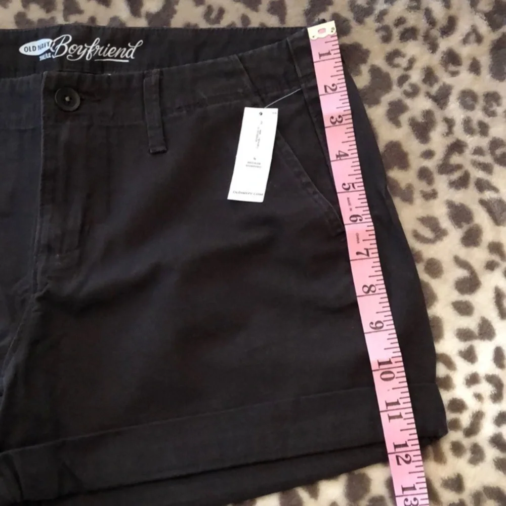 2015 Old Navy Boyfriend Shorts in Black Cat Size 4 Regular Women’s
